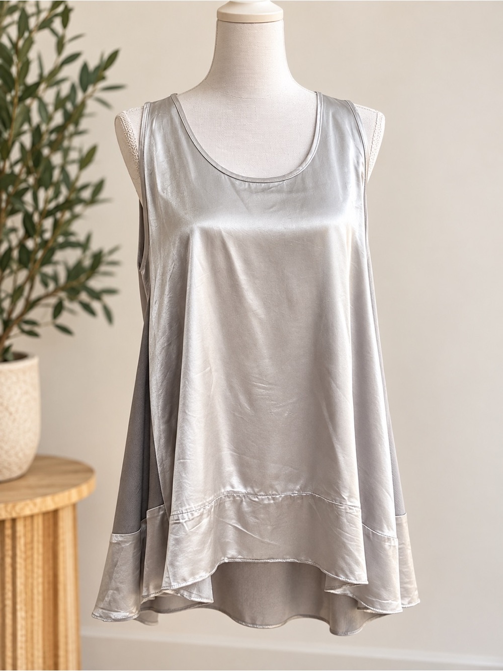 NWT Pj Harlow Natalie Dark Silver Satin Tank Top - Large